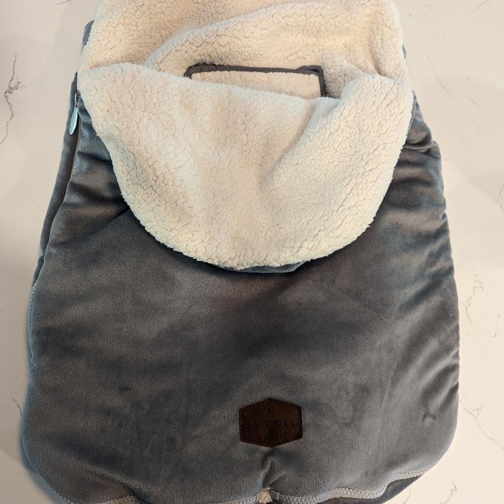 Jj Cole BRAND NEW car seat insert bundle me